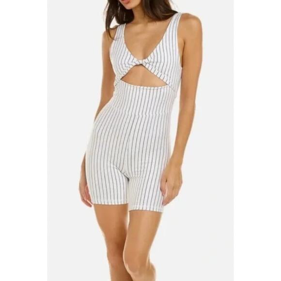 WeWoreWhat White Black Pinstripe Twist Cutout Bodysuit Romper XL - Picture 2 of 8